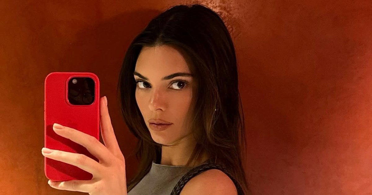Kendall Jenner oduševila za blagdane u haljini o kojoj se i dalje priča