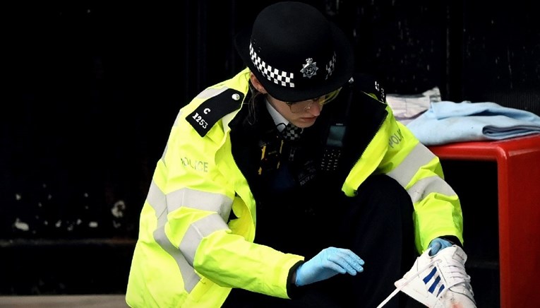 U Engleskoj ubijen 13-godišnjak, uhićeno petero njegovih vršnjaka