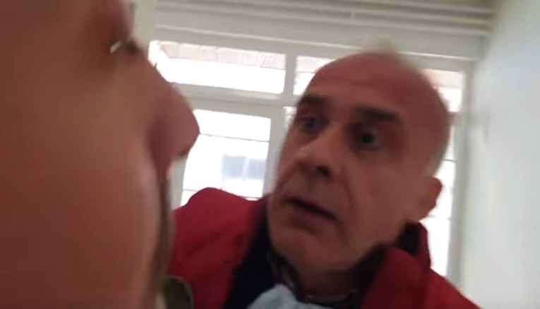 VIDEO Službenik Ministarstva imovine nasrnuo na Domagoja Margetića: "Udario me šakom"