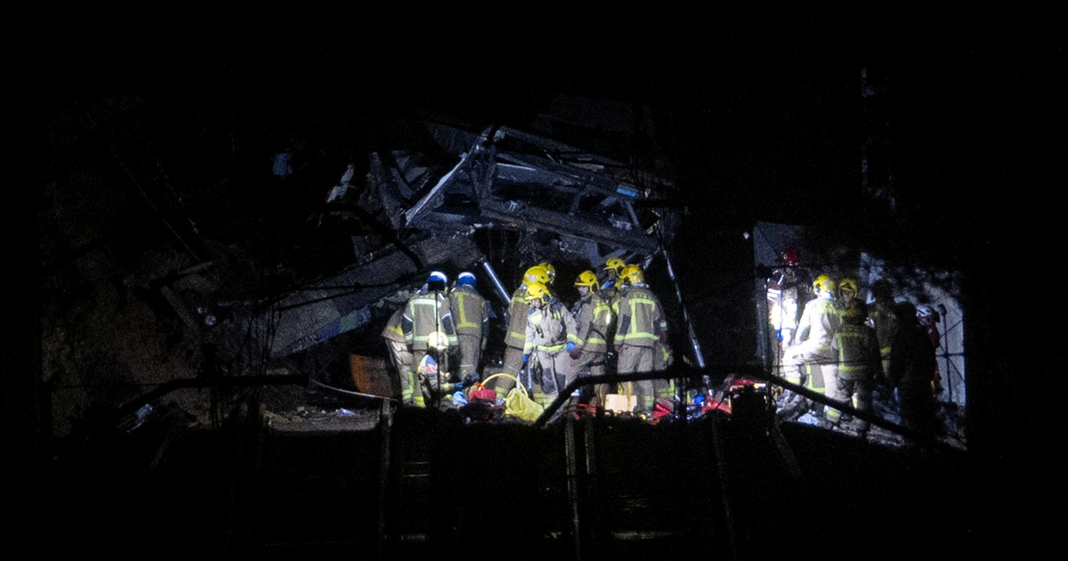Nova željeznička nesreća u Španjolskoj. Strojovođa poginuo, 14 osoba ozlijeđeno