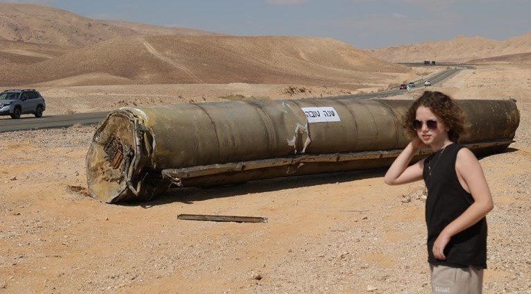 FOTO Ovo su rakete koje je Iran ispalio na Izrael