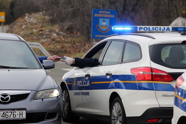 Dva novozaražena u Primorsko-goranskoj županiji, preko 200 uhvaćenih bez propusnica