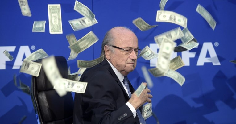 Blatter objasnio tko je i za koliko novca naredio da se Mundijal igra u Kataru