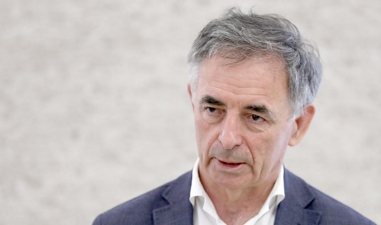 Pupovac kažnjen zbog prebrze vožnje. Vozio 92km/h gdje je dozvoljeno 50km/h