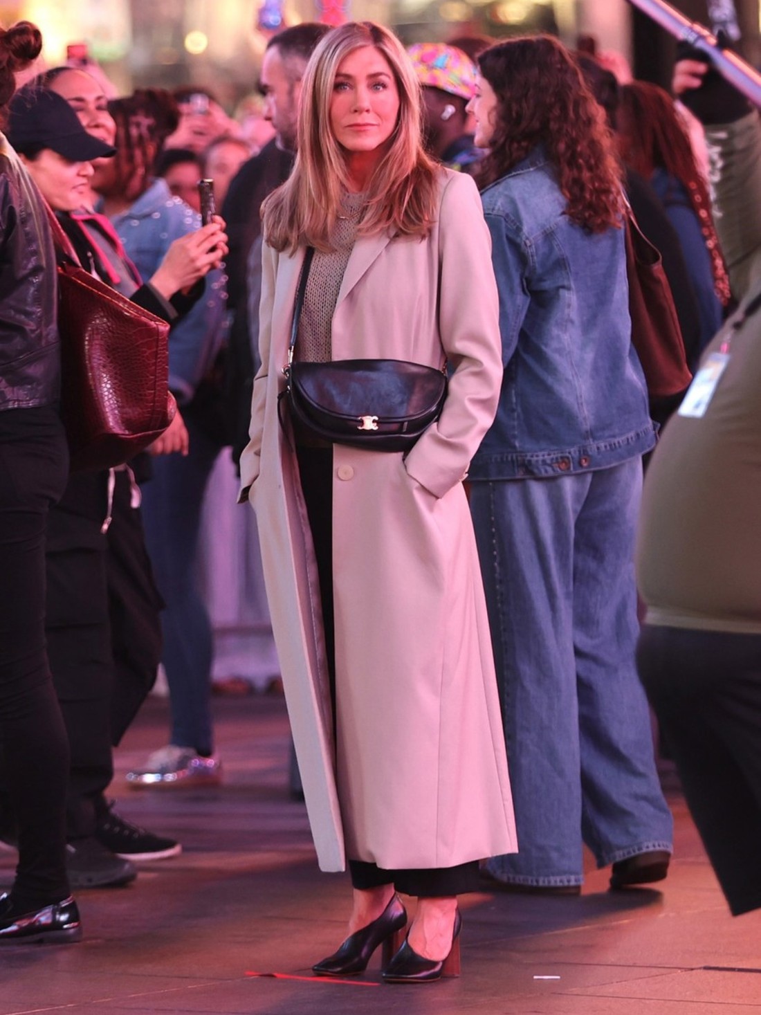 Jennifer Aniston pokazala kako jednim modnim dodatkom povezati cijelu kombinaciju