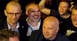 VIDEO Čelnici Dinama slave naslov prvaka s navijačima pokraj stadiona