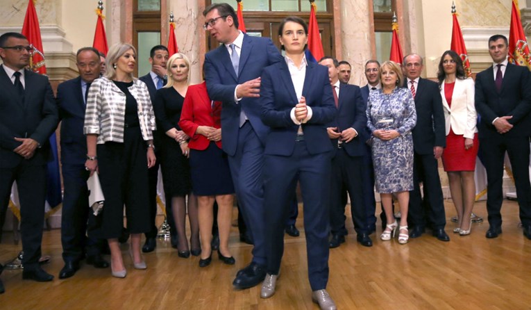Vučić: Obećavam prosječnu plaću od 900 eura u Srbiji za pet godina