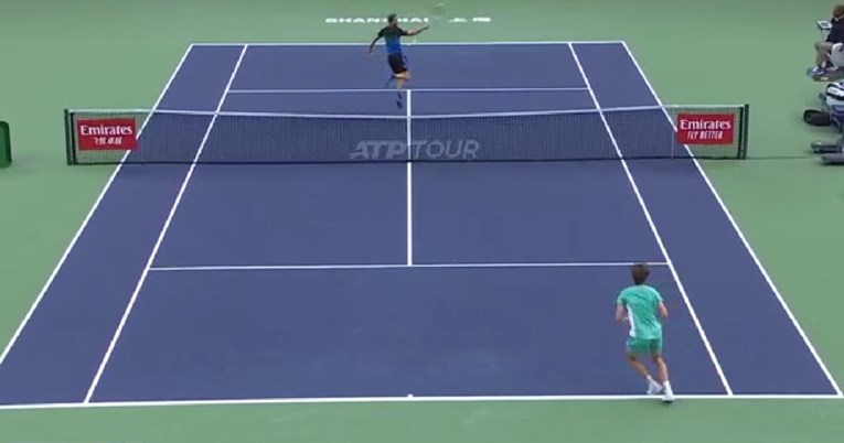 VIDEO Jedan od teniskih poena godine. Medvedev se nestvarno branio pa ipak izgubio