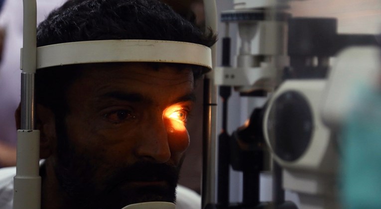 Očna infekcija se brzo širi Pakistanom, zatvoreno 56.000 škola