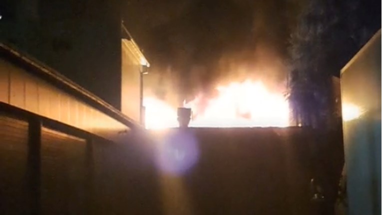 VIDEO Noćas planuo proizvodni pogon Pan-Peka u Zagrebu