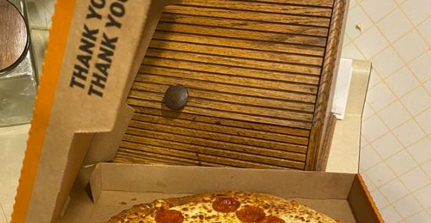 Zbog onog što su napravili na pizzi, zaposlenici dobili otkaz