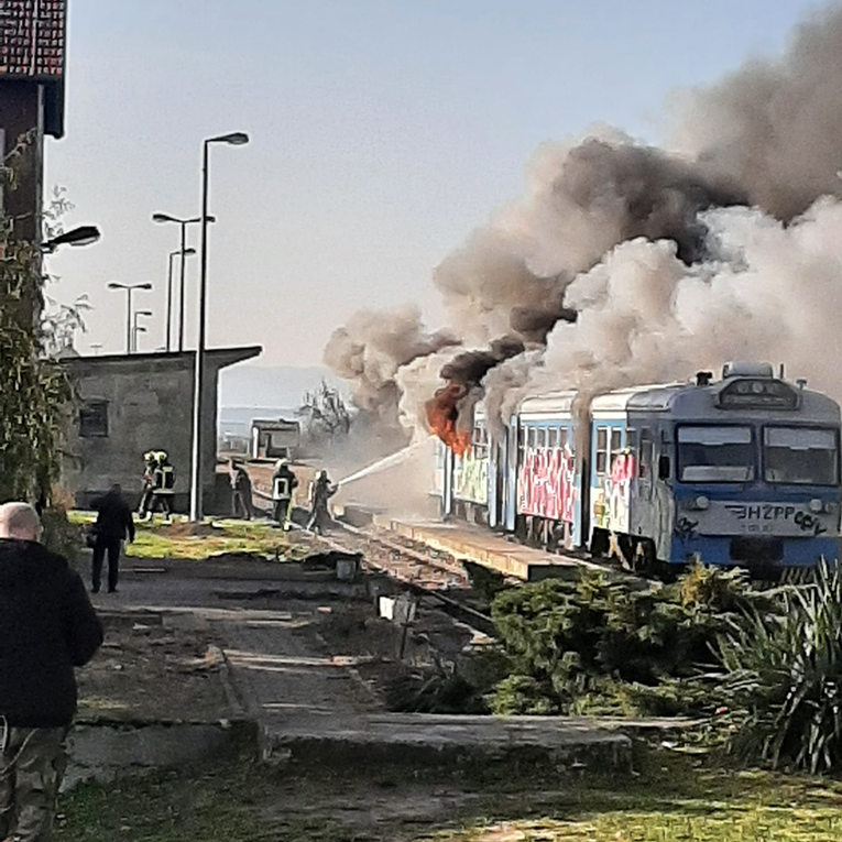 FOTO Planuo vlak na željezničkoj postaji u Velikoj