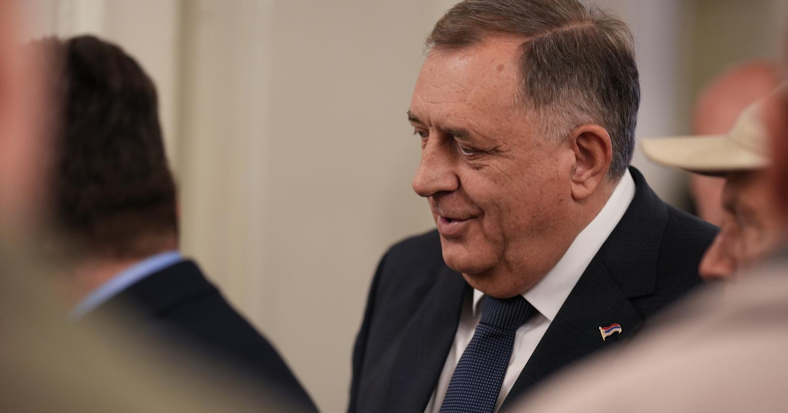 Dodik: Amerikanci su potjerali Schmidta. Plakao je i molio ode po svoje stvari