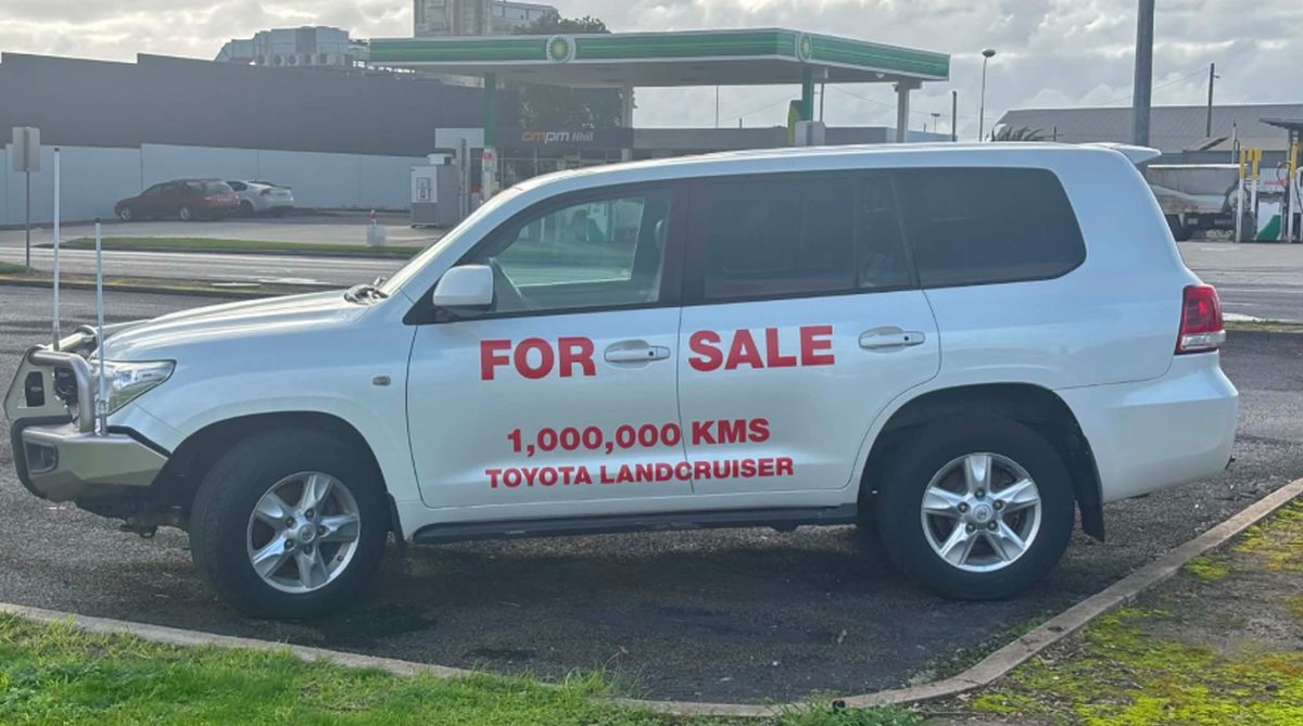 Toyota Land Cruiser s 999.999 km na aukciji u Australiji