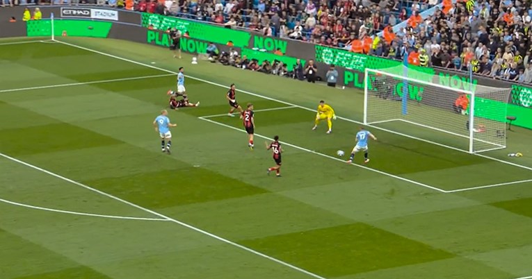VIDEO Svi na Etihadu počeli su slaviti gol, a onda se dogodio nevjerojatan promašaj