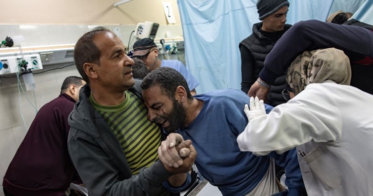 Izraelska vojska naredila da izbjeglice napuste bolnicu Nasser u kojoj se skrivaju