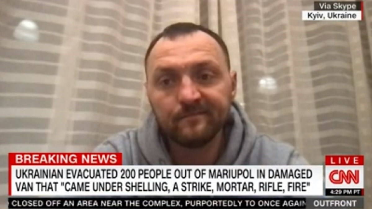 Čovjek je crvenim izrešetanim kombijem spasio 200 ljudi iz Mariupolja. Ovo je priča