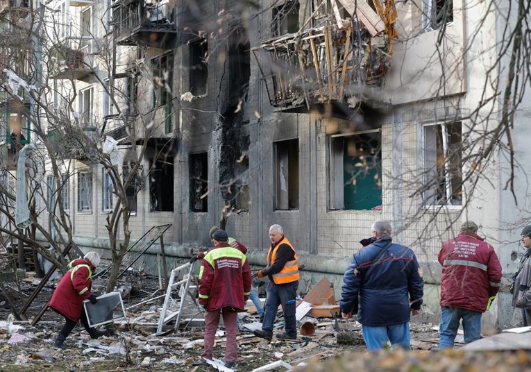 Ruski napad raznio zgradu u Ukrajini: 10 mrtvih, deseci ranjenih