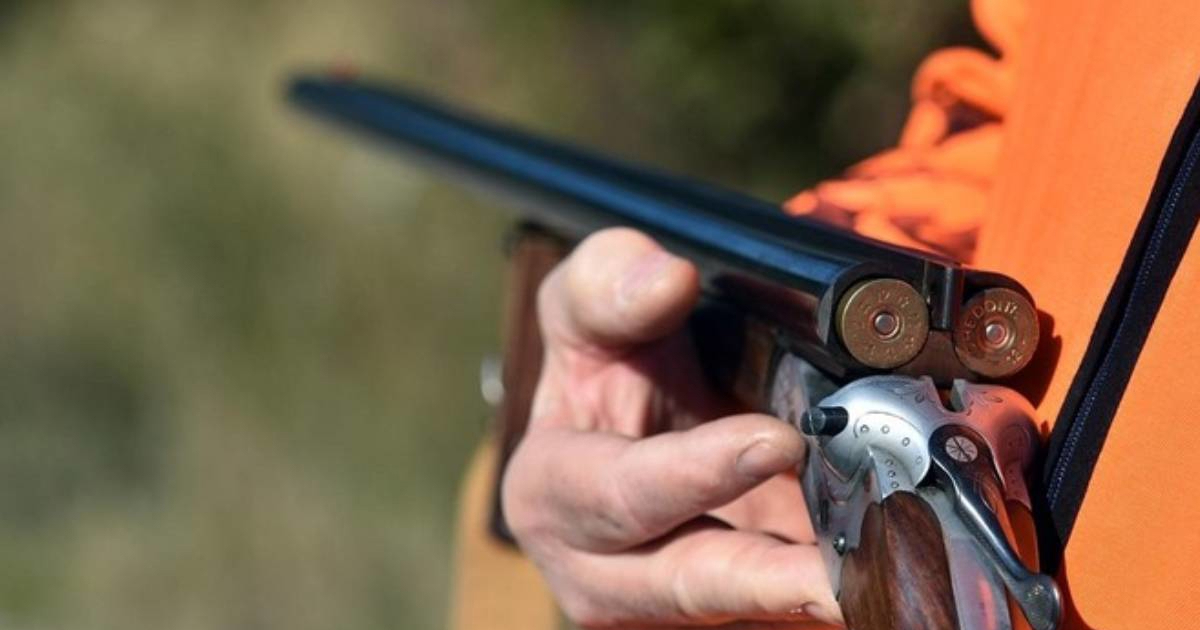 Lovac teško ozlijeđen kod Gračaca. Kolegi opalila puška dok ju je skidao s ramena