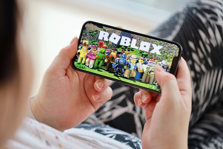 Roblox će skenirati lica korisnika za provjeru dobi prije chata
