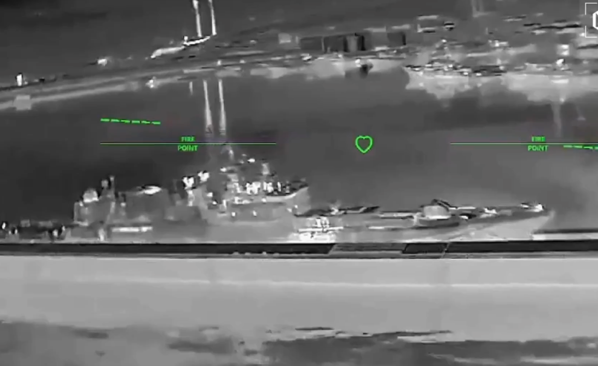 Ukrajinci objavili snimku: "Pomorskim dronom smo pogodili rusku fregatu"
