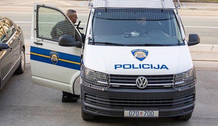 U Osijeku se potuklo više ljudi, policija istražuje što se dogodilo