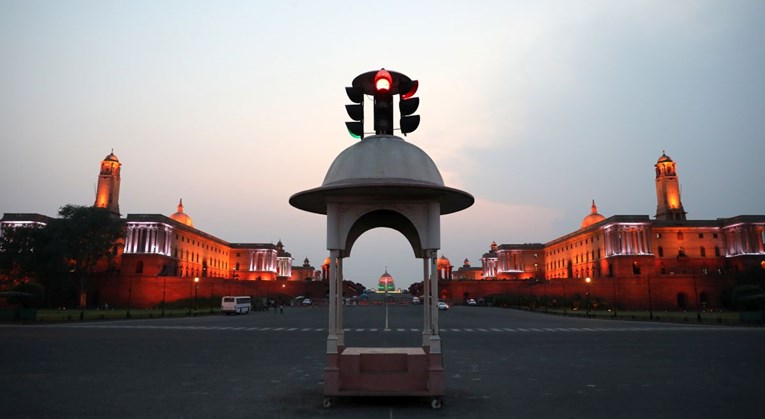 Više od 120 milijuna Indijaca u travnju je ostalo bez posla zbog karantene