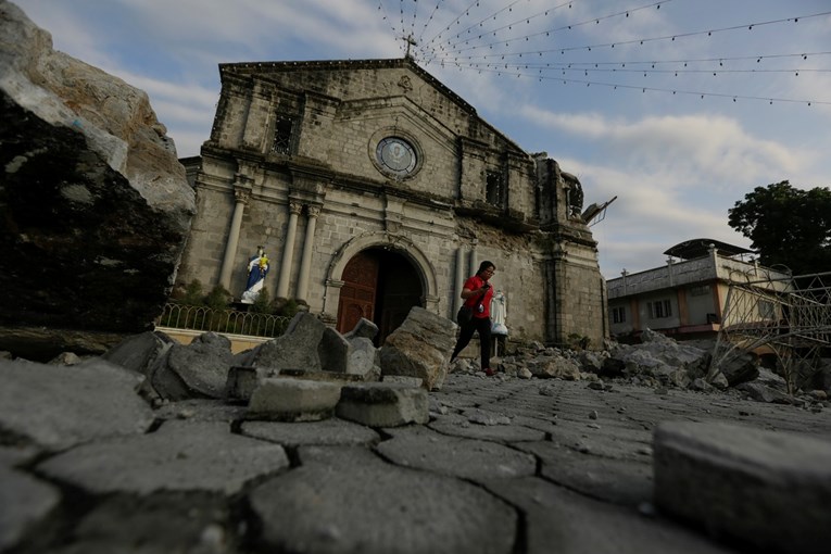 Snažan potres na Filipinima, ozlijeđeno 25 osoba
