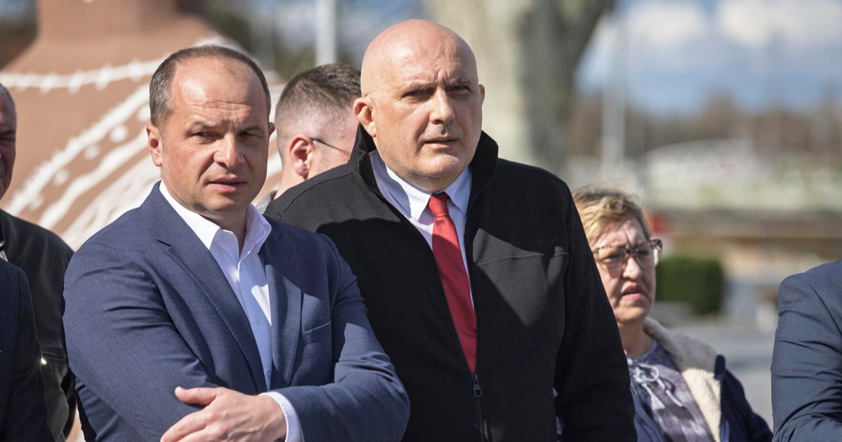Jučer pozvao na bojkot Thompsona. Danas se žali da mu je SDP oduzeo Fejs stranicu