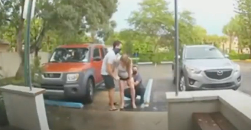 Nevjerojatna snimka: Žena rodila nasred parkirališta, nije stigla do rađaonice