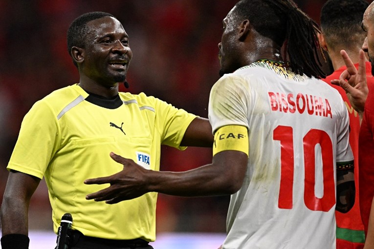 Ovo je najmlađi sudac na Afričkom kupu nacija (29)