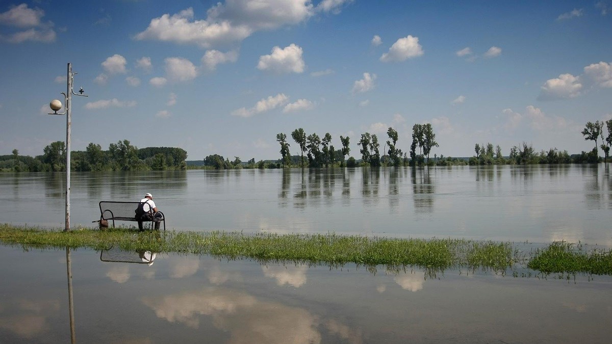 Šef Hrvatskih voda: Vodeni val prolazi pokraj Vukovara bez problema