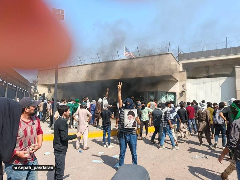 VIDEO Probijena ograda američkog konzulata u Pakistanu, najmanje 9 mrtvih