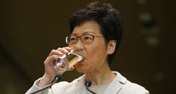 Pobijedili prodemokratski kandidati u Hong Kongu, ali Carrie Lam ne posustaje