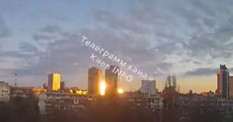 VIDEO Ovo je trenutak kad je raketa pogodila neboder u Kijevu