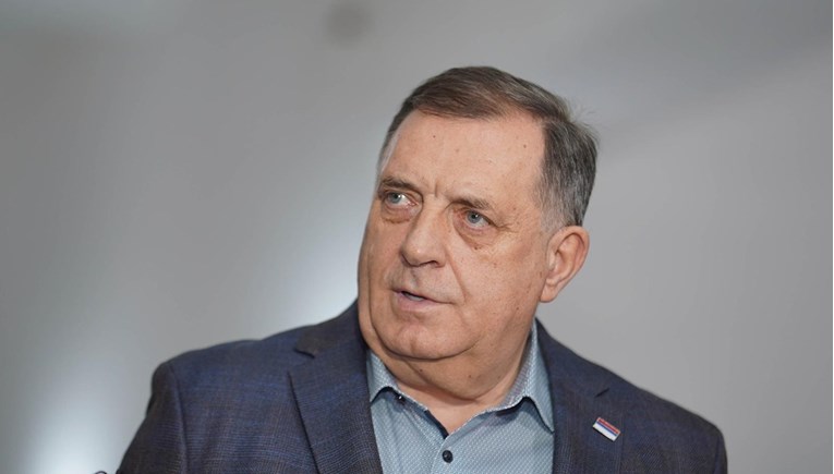 Nastavljeno suđenje Dodiku. Ispred suda govorio da se osjeća nesigurno u BiH