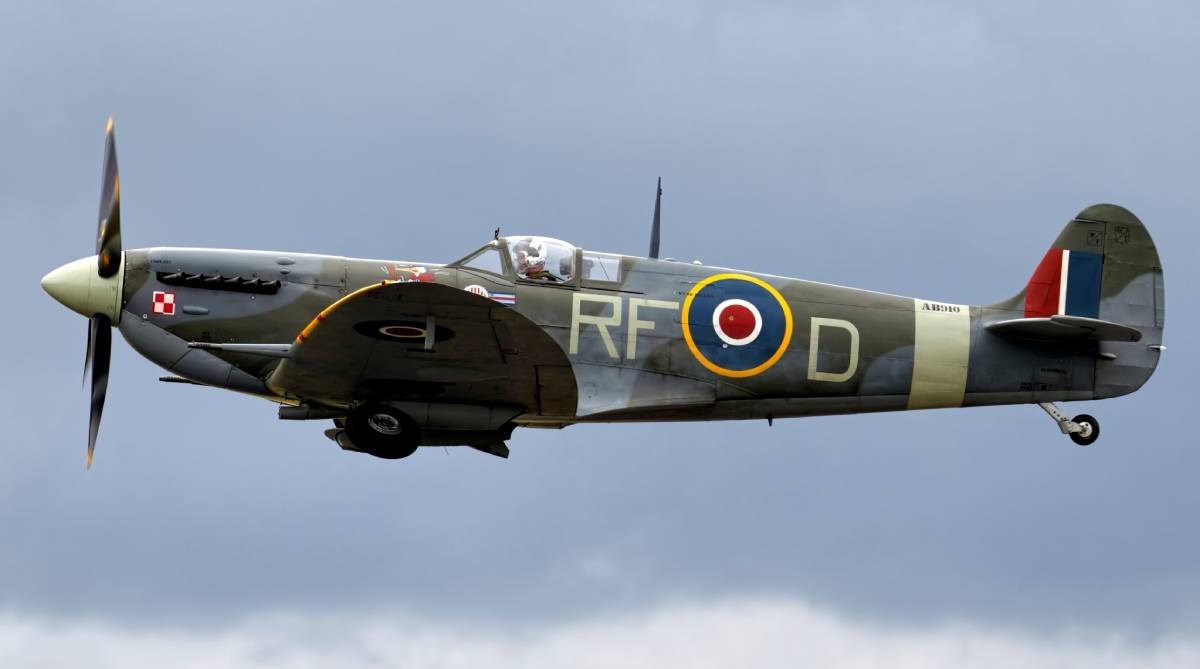 U Engleskoj se srušio avion iz Drugog svjetskog rata. Poginuo pilot