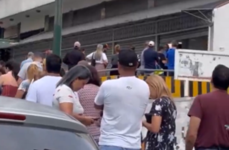VIDEO Redovi u Venezueli: Građani masovno kupuju namirnice