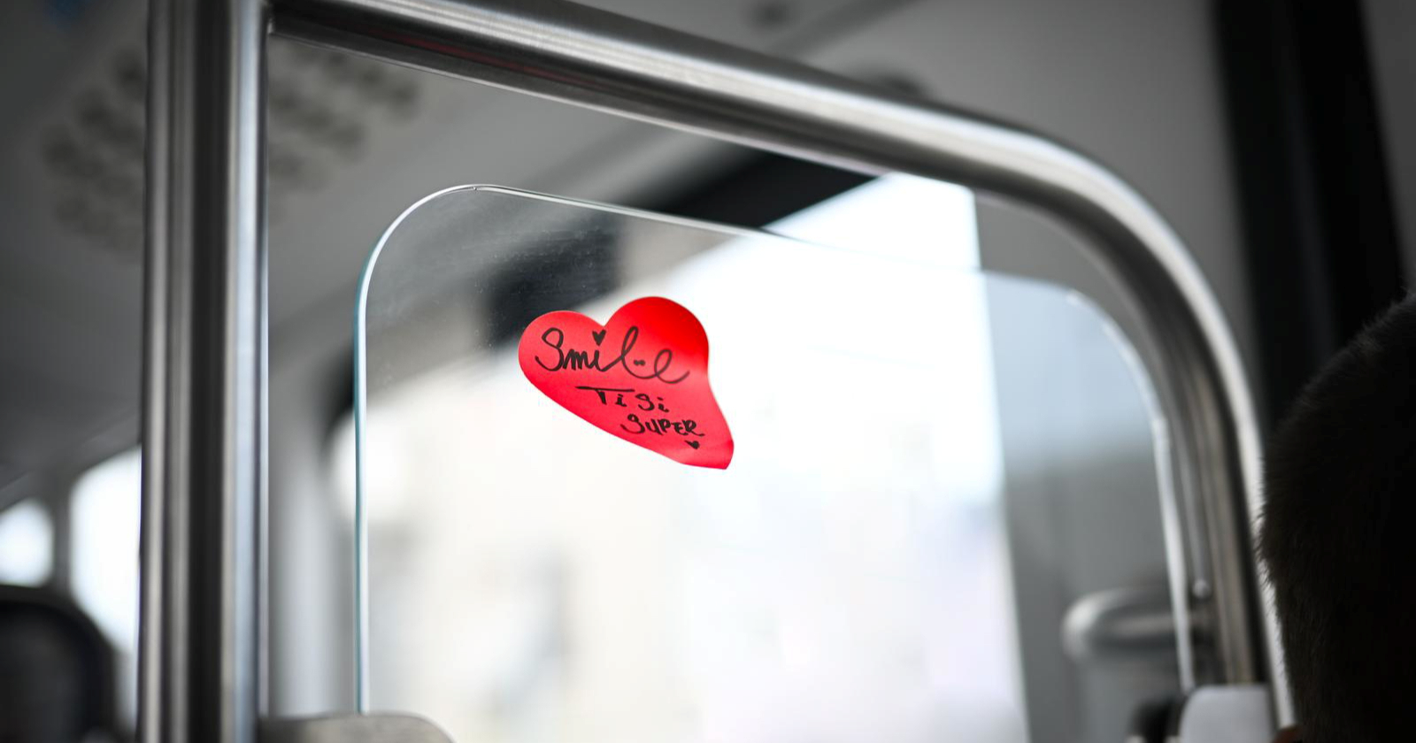 Zagrepčane u tramvaju dočekala simpatična poruka, nekima je sigurno popravila dan ☺️