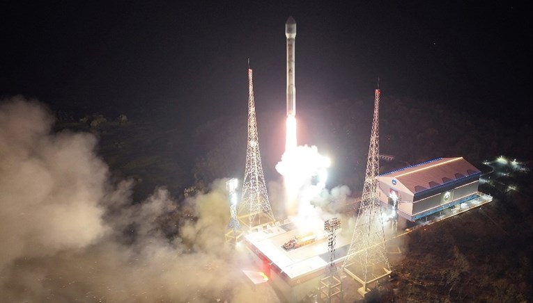 Sjeverna Koreja pokušala lansirati špijunski satelit. Nije uspjelo