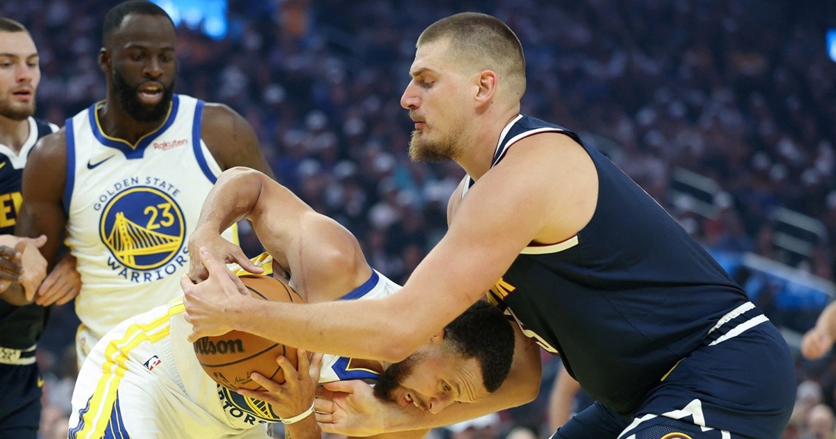 Spektakl Warriorsa i Nuggetsa. Jokić promašio za pobjedu, luda utakmica Curryja