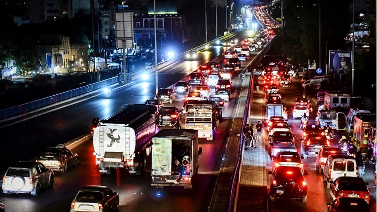 Tisuće bježe s juga Libanona prema Bejrutu. Volonter: Nemamo dovoljno hrane i vode