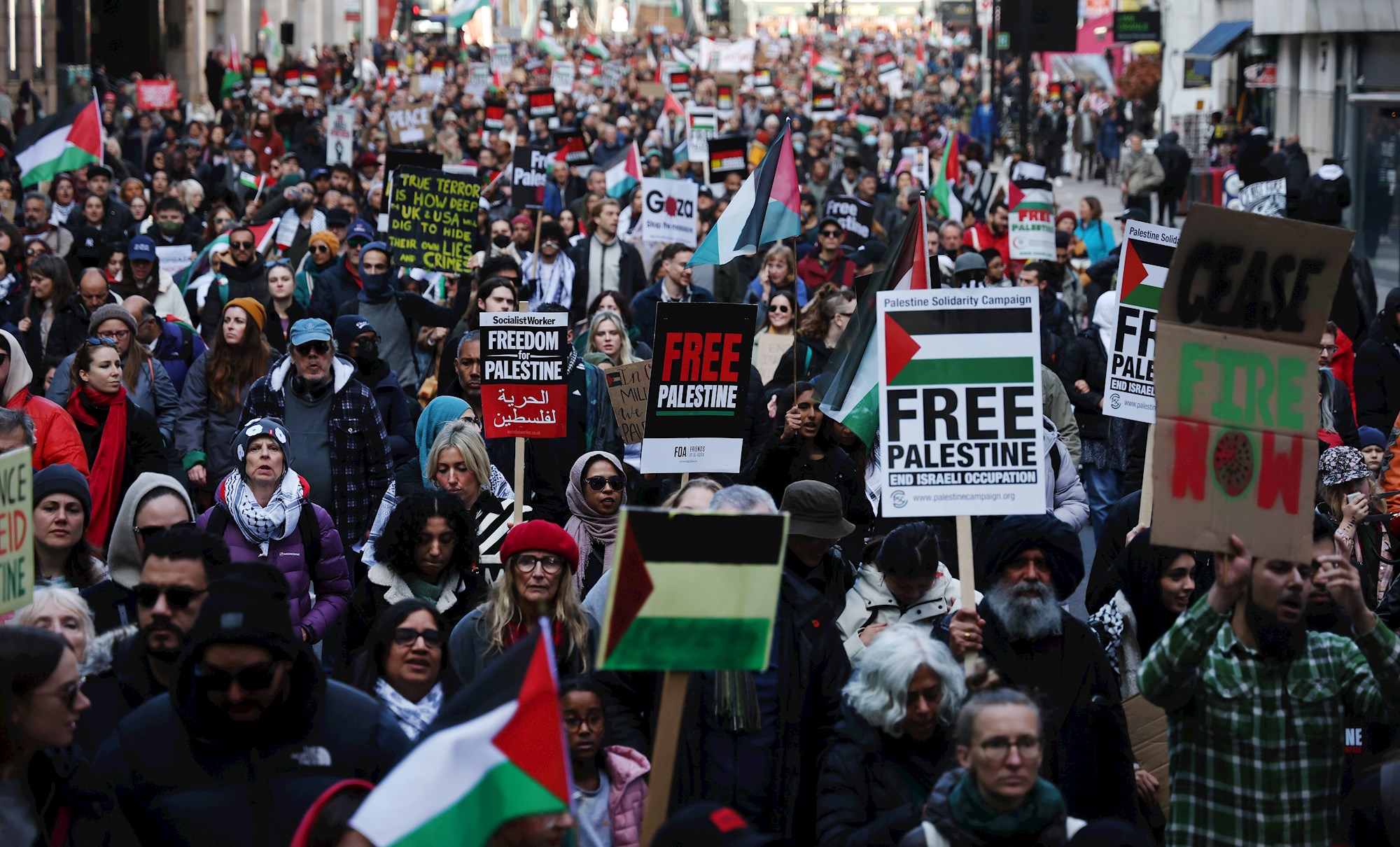 Veliki propalestinski prosvjed u Londonu, sukob protivnika i policije. Puno uhićenih