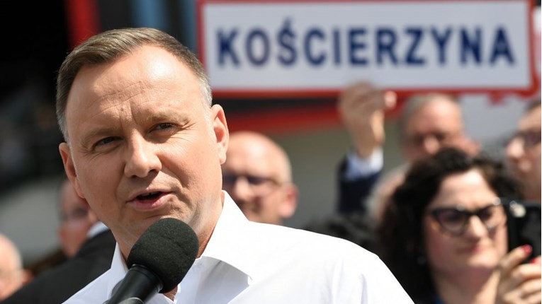 Poljski predsjednik želi zabraniti učenje o LGBT temama u školama