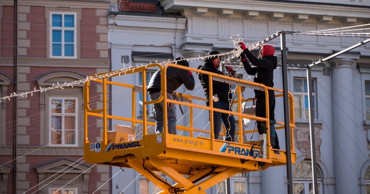 FOTO Za točno mjesec dana je Božić. Ovako je danas izgledao centar Zagreba