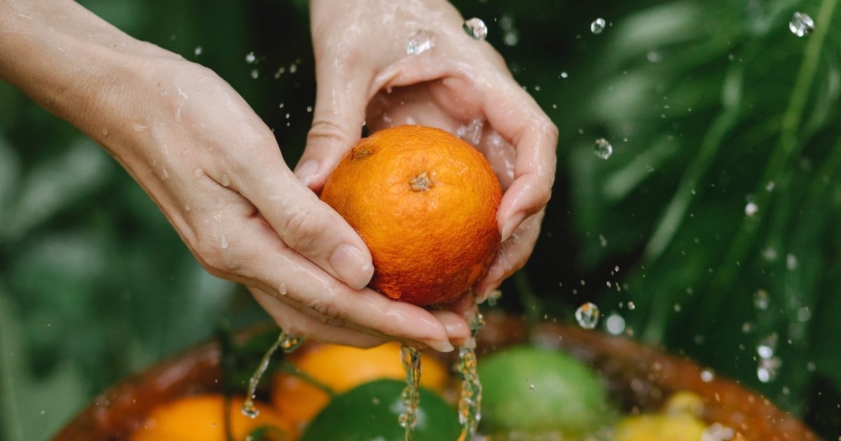 Kako prati voće i povrće? Nutricionistica otkrila što je ispravno, a što pogrešno