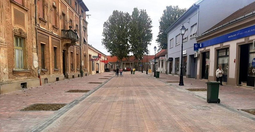 FOTO Obnovljena glavna šetnica u Bjelovaru, Hrebak se hvalio uštedama