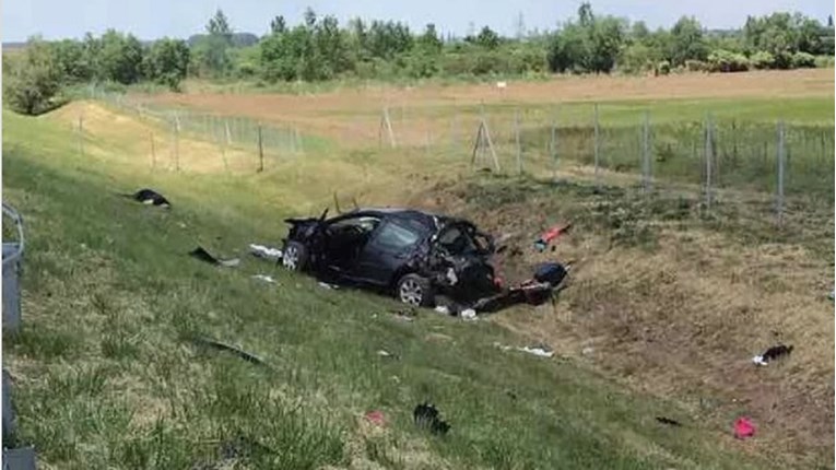 Hrvat poginuo u strašnom sudaru dva auta na autocesti u Srbiji. Njegov Peugeot skršen