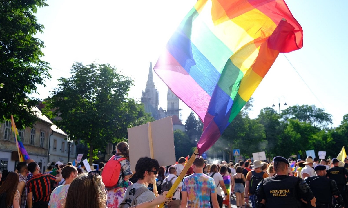 Dragi moji homoseksualci, kog će vam vraga Katolička crkva?