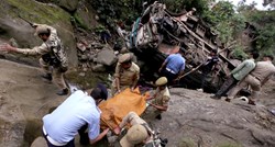 U Indiji školski autobus pao u provaliju, najmanje 11 mrtvih